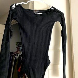 Black body suit tie sleeves